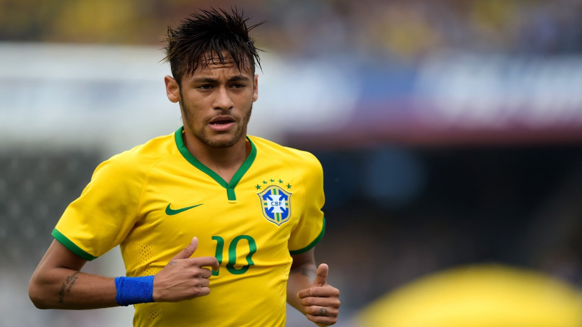 女篮的奋斗精神感染所有观众，女篮精神的标语