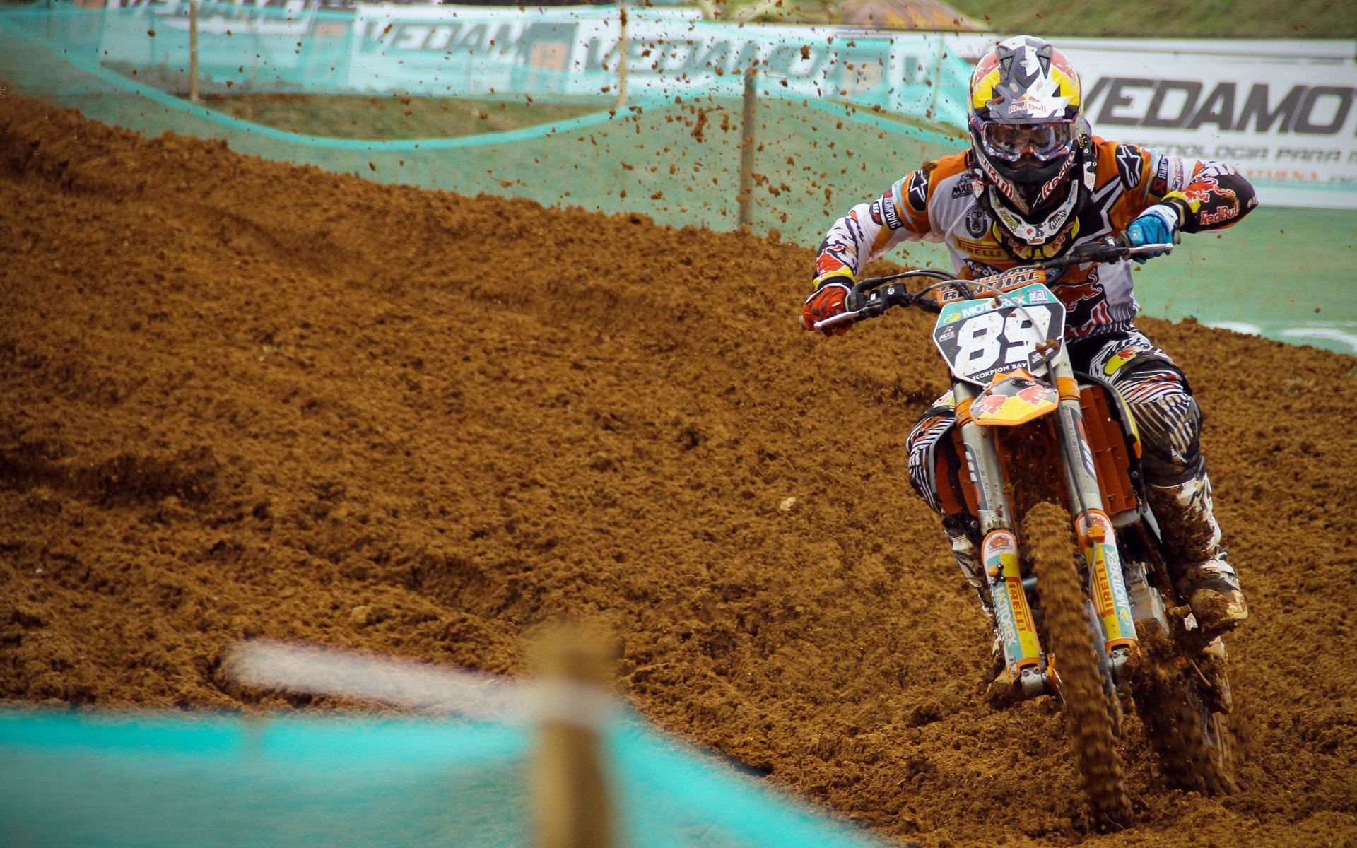 英超曼城暂2-1！哈兰德3单刀进2球！曼城争议手球未判点+争议丢球，曼城报价哈兰德